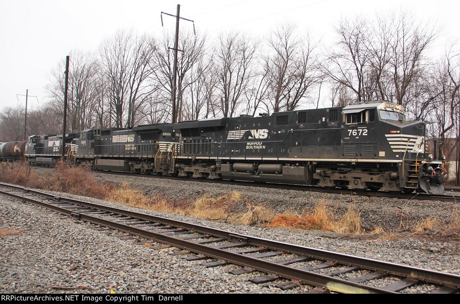 NS 7672 leads 14G